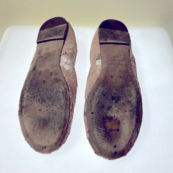 Valentino Garavani Rockstud dusty pink lace ballerinas. - Picture 8 of 9